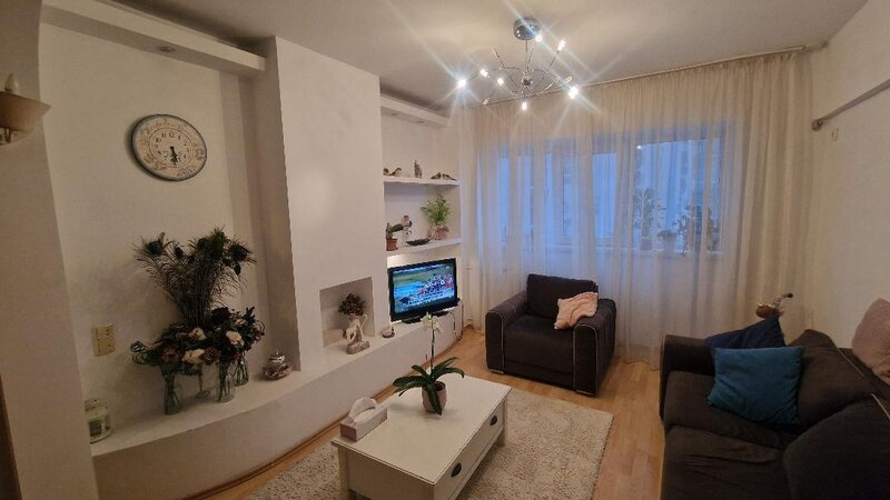 Pantelimon, Spital, Liceul Lucian Blaga, stradal